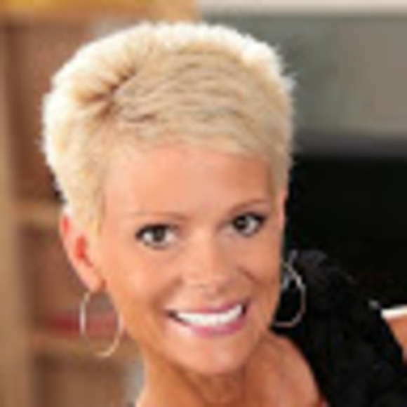 Meet your Posher, Danielle - Picture 1 of 1